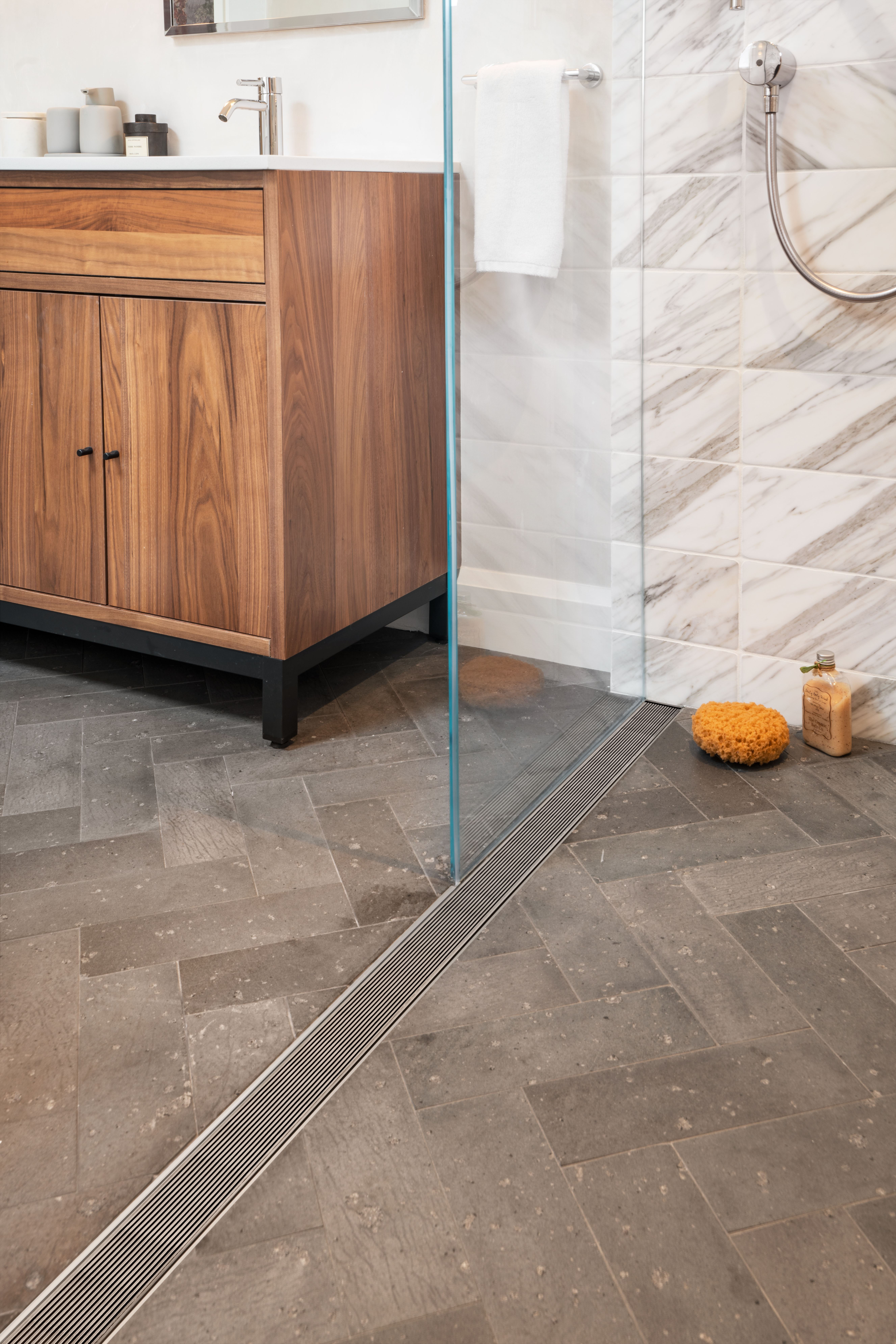 002_Frank_Adv_9_27_21 – Wedge Wire SS TIF TILE