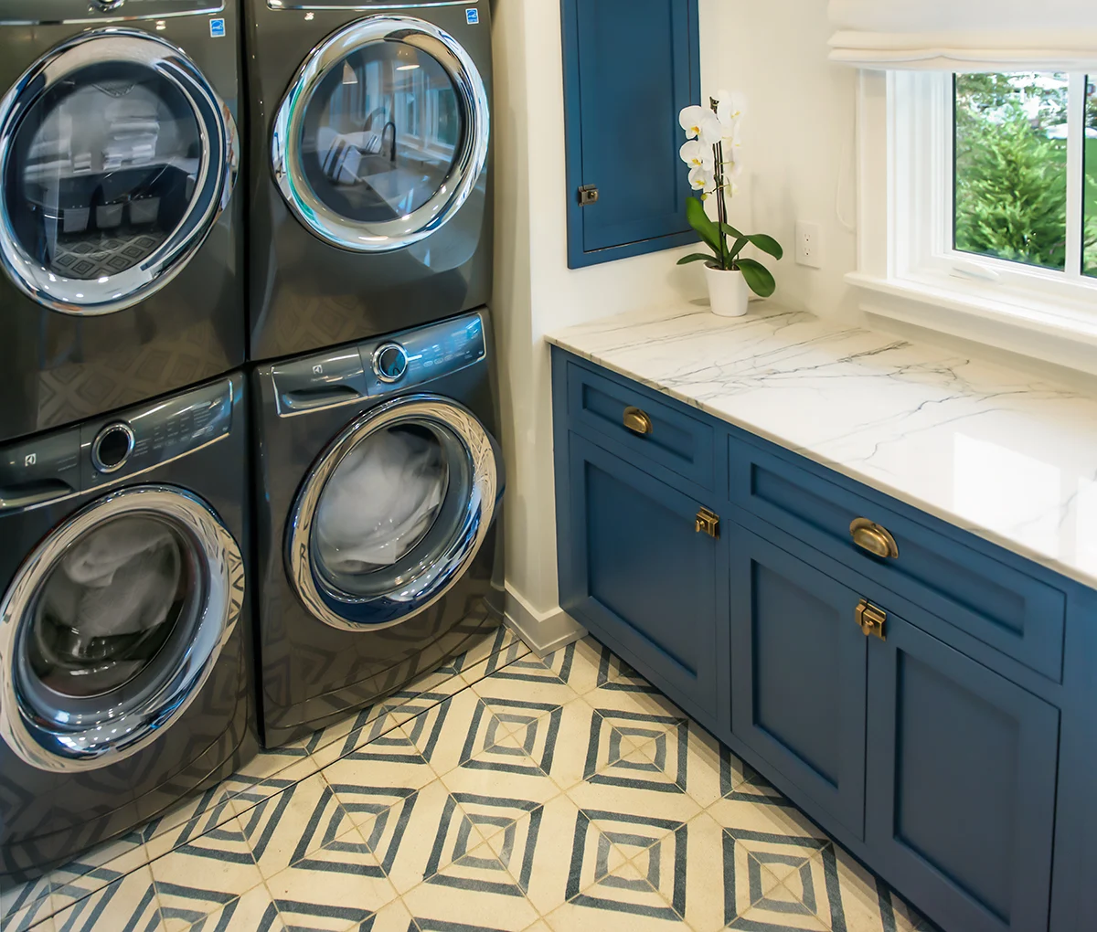 Infinity Drain — Inspiration Gallery — Indoor Drains — TIF_LaundryRoom_1_1