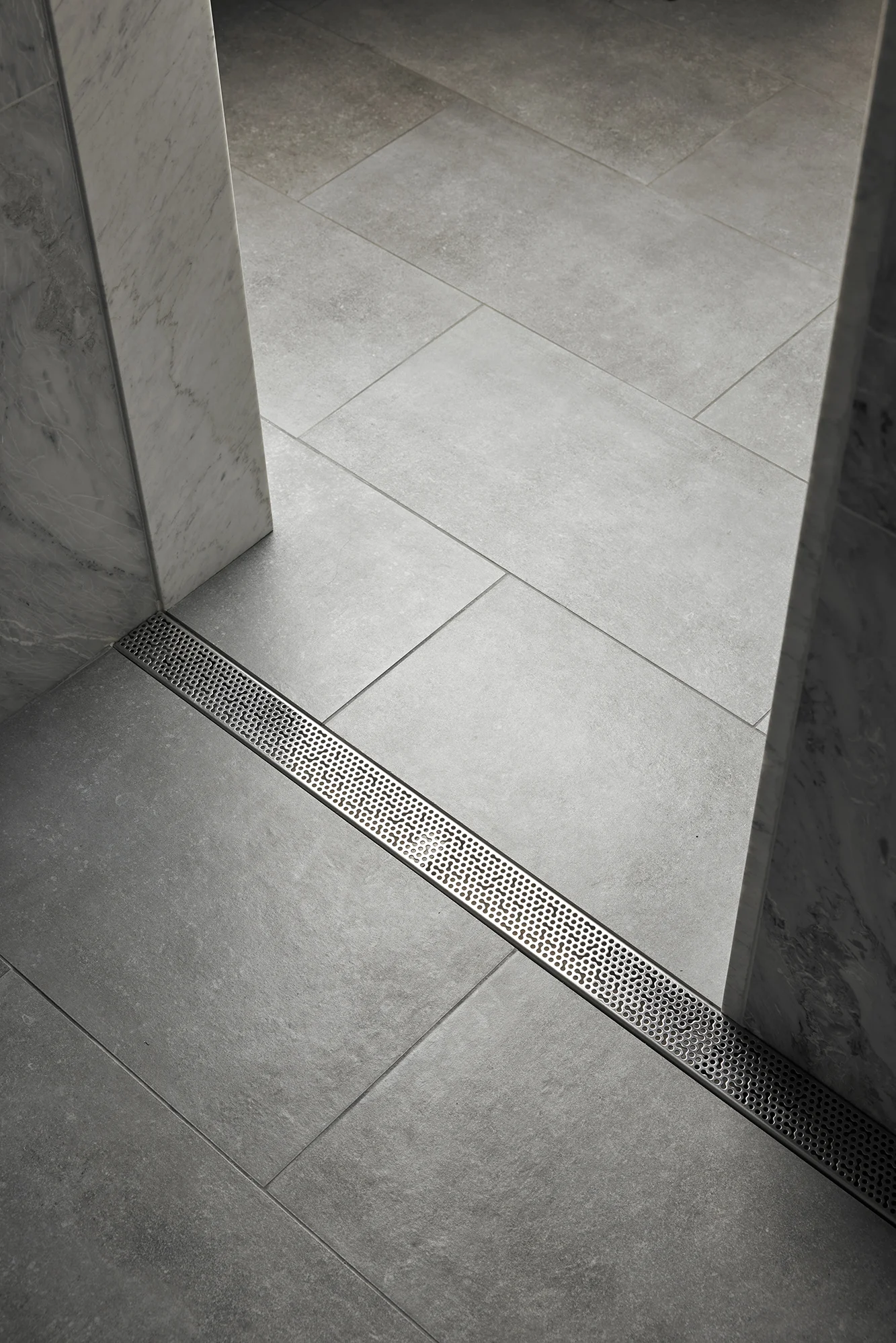 Infinity Drain — Inspiration Gallery — Indoor Drains — Adhesion_Drain_Dry