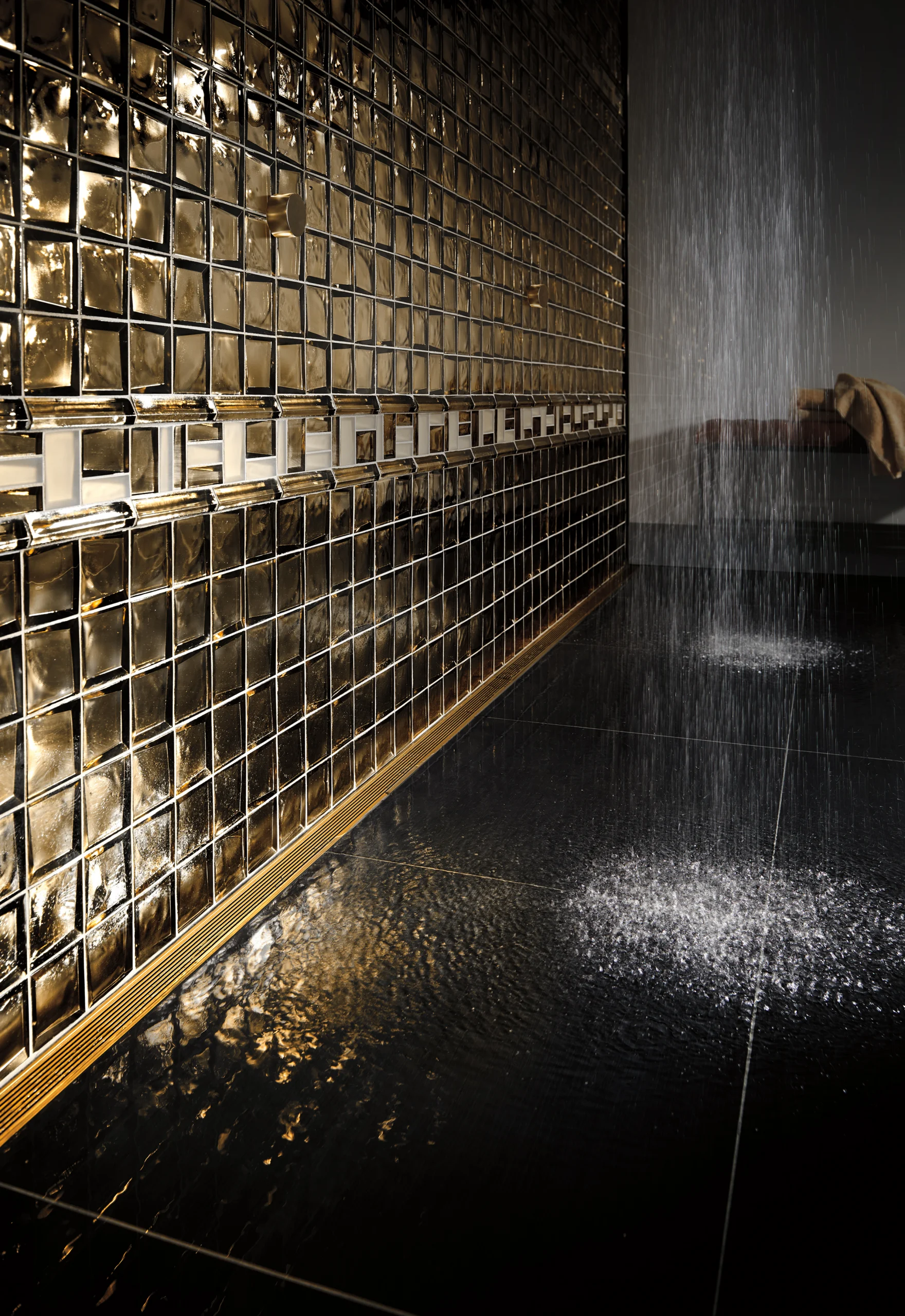 Infinity Drain — Inspiration Gallery — Indoor Drains — FrankAd_shot_6_Cover_Site_Sizable_1_5_SB_20-original-resized-WW-SB