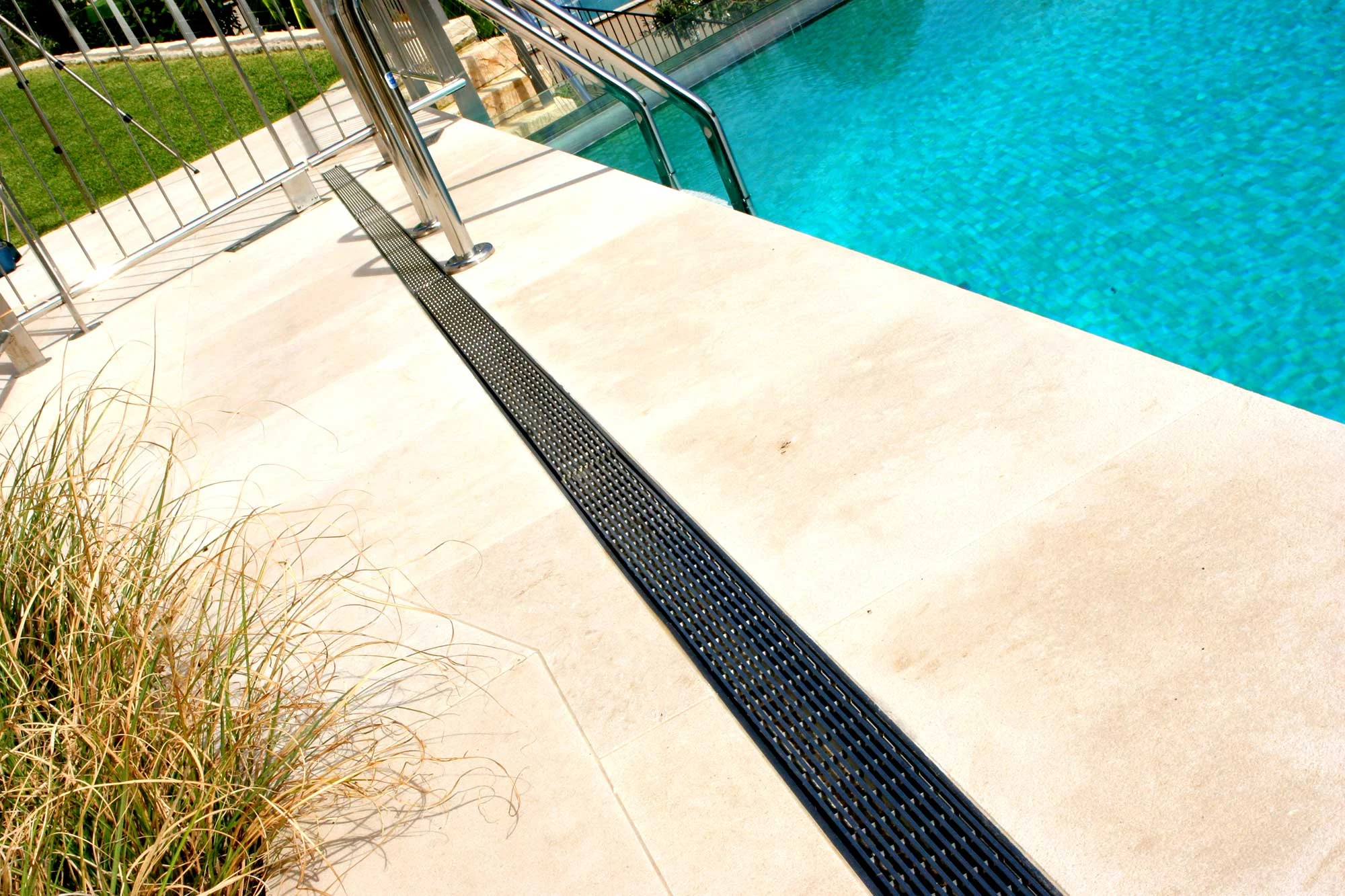 Infinity Drain — Inspiration Gallery — Outdoor Drains — StormtechSite031_12_1442594732